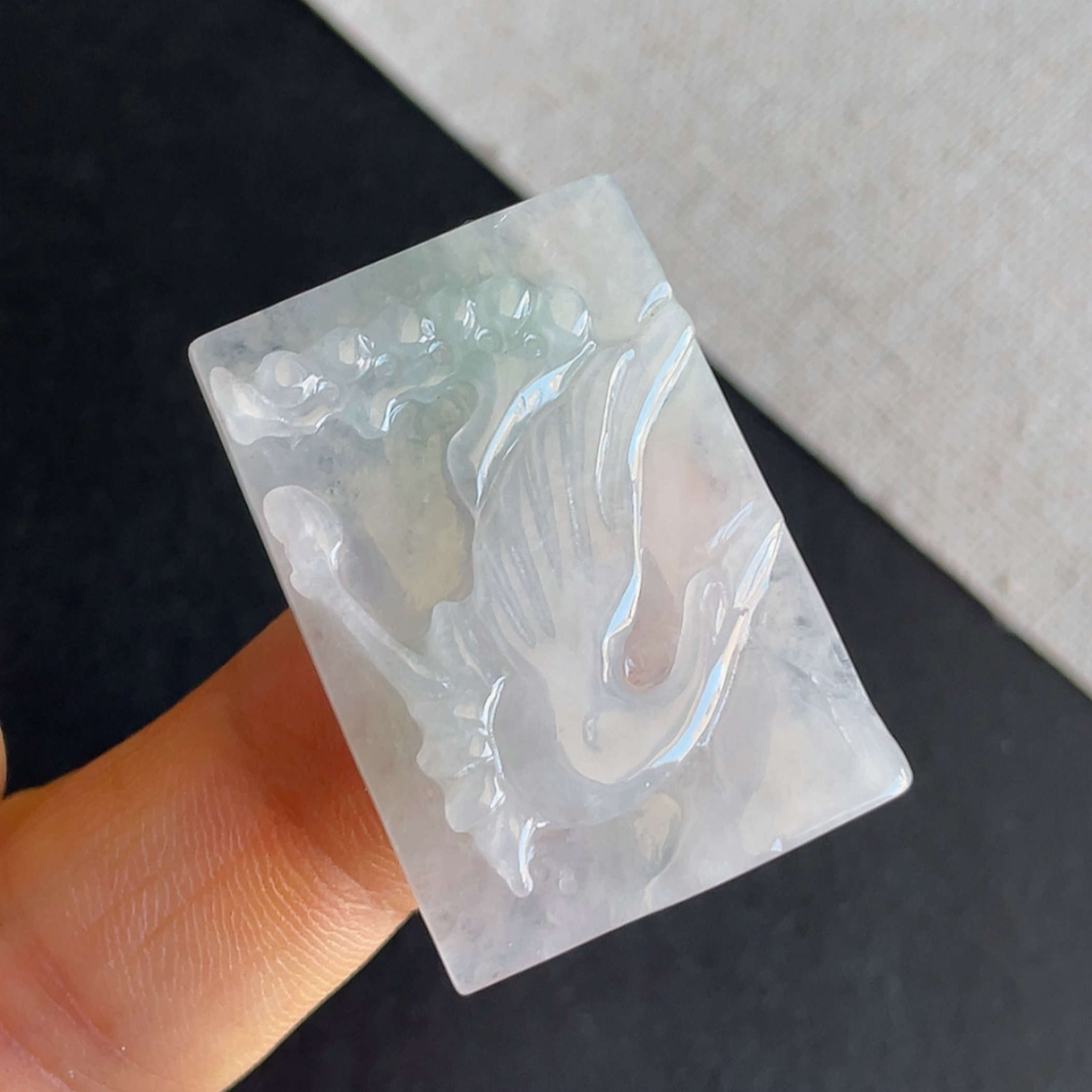 翡翠a货冰种松鹤延年吊坠