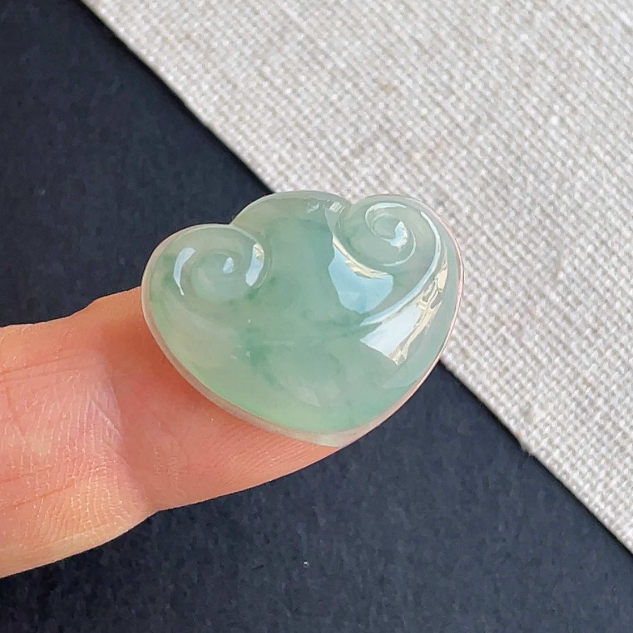 天然翡翠冰种飘花如意戒面裸石