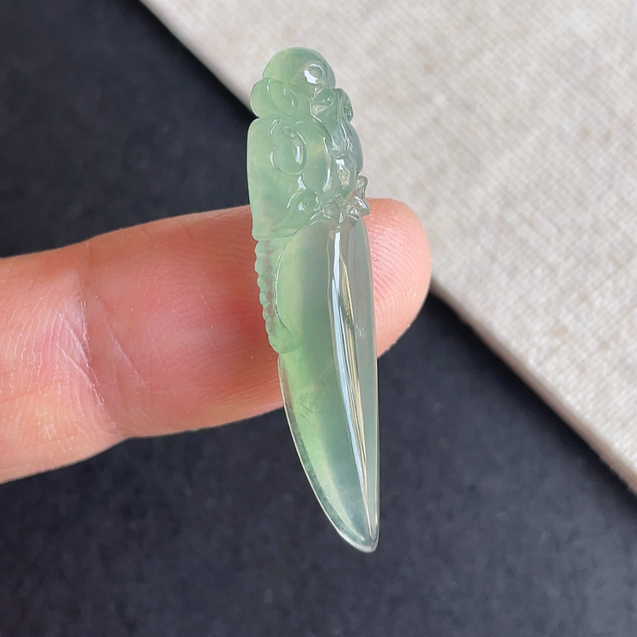 缅甸天然翡翠A货 冰种满绿福瓜吊坠 附鉴定证书 支持复检