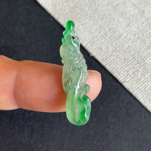 缅甸翡翠冰种飘阳绿福禄寿吊坠