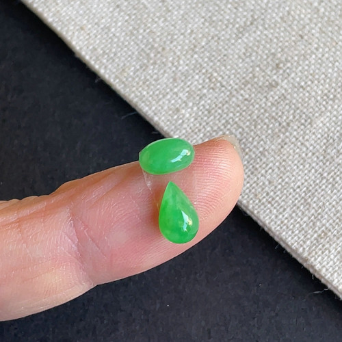 翡翠老坑冰种阳绿水滴戒面一套
