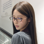 茶色文艺感椭圆框眼镜女韩系超轻显脸小高级感复古平光镜可配度数