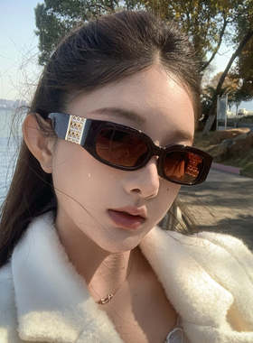 复古方框墨镜女士欧美风时髦窄框高级感太阳镜镂空珍珠镜腿遮阳镜