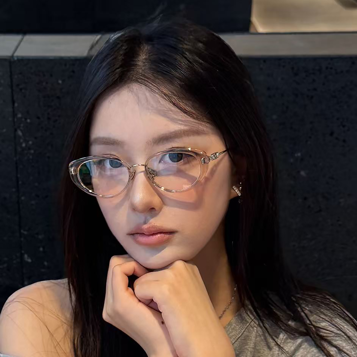 新款韩系纯欲风素颜高级感眼镜女日常椭圆框甜美时尚防蓝光平光镜
