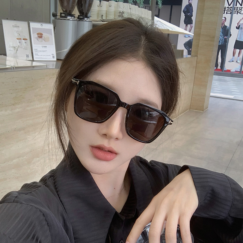 防紫外线显瘦太阳镜超轻高级感