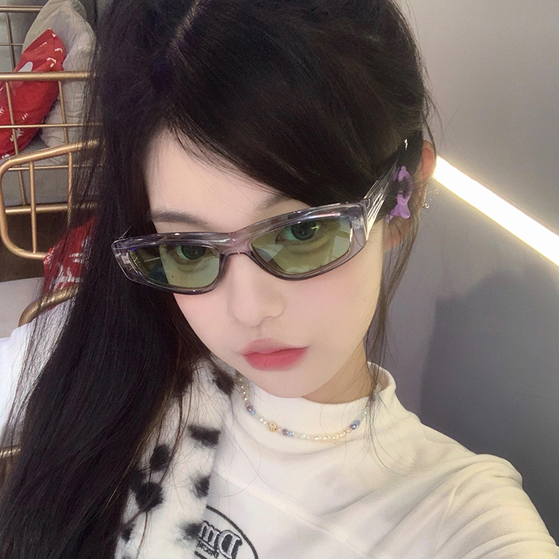 网红街拍凹造型小框墨镜欧美风