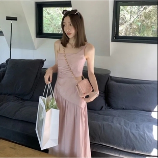 不规则褶皱吊带连衣裙女2024春夏季 裙子 新款 高级轻奢收腰显瘦长款