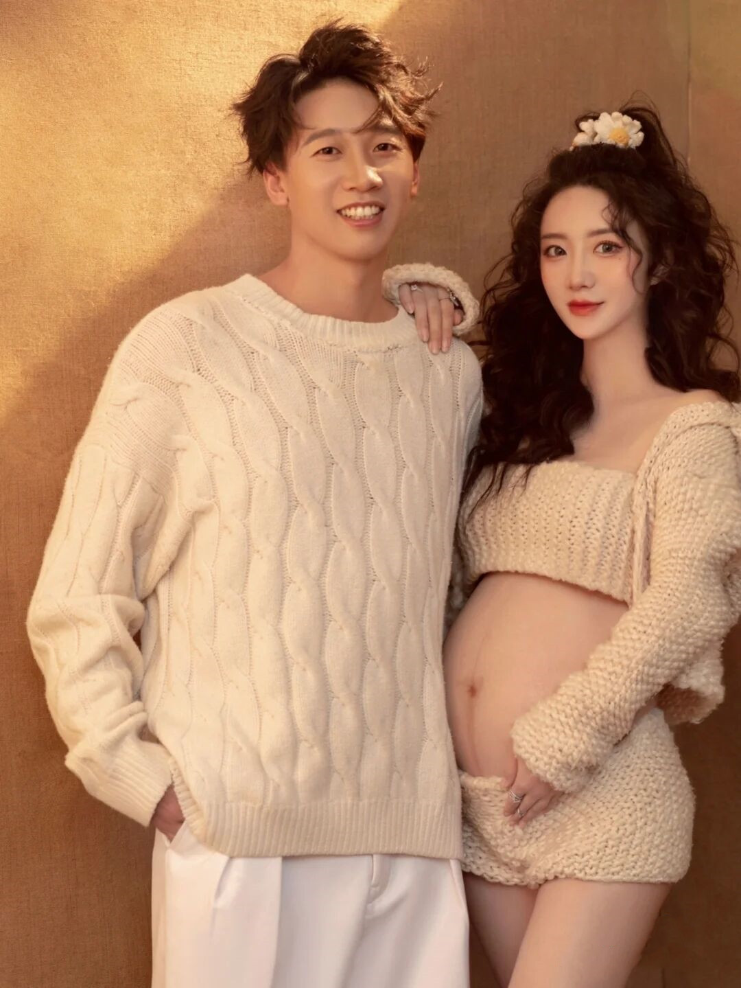 새로운 스타일 임산부 사진 커플 두꺼운 라인 스웨터 홈 테마 아트 커플 사진 스튜디오 사진 귀여운 맞춤 의류