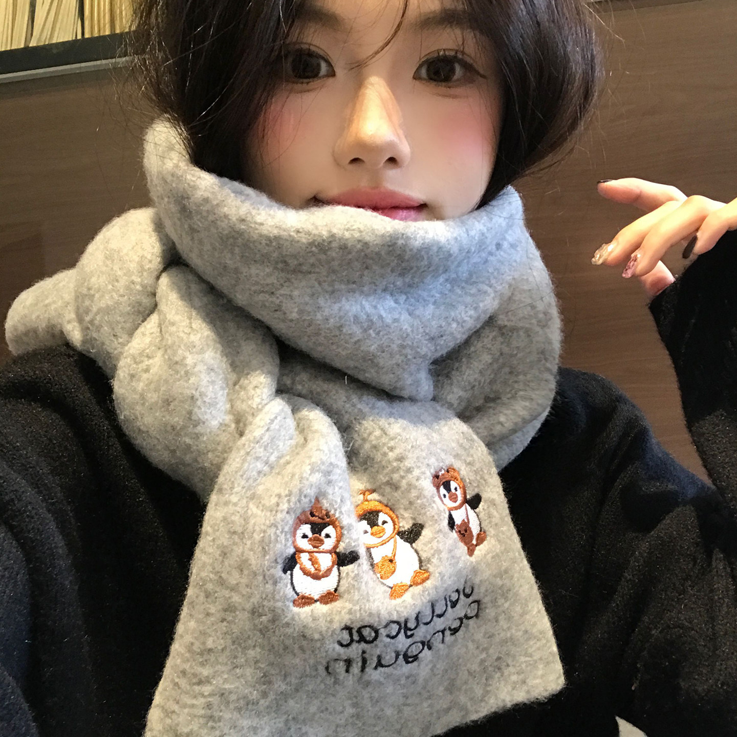 可爱小企鹅刺绣毛绒针织围巾女