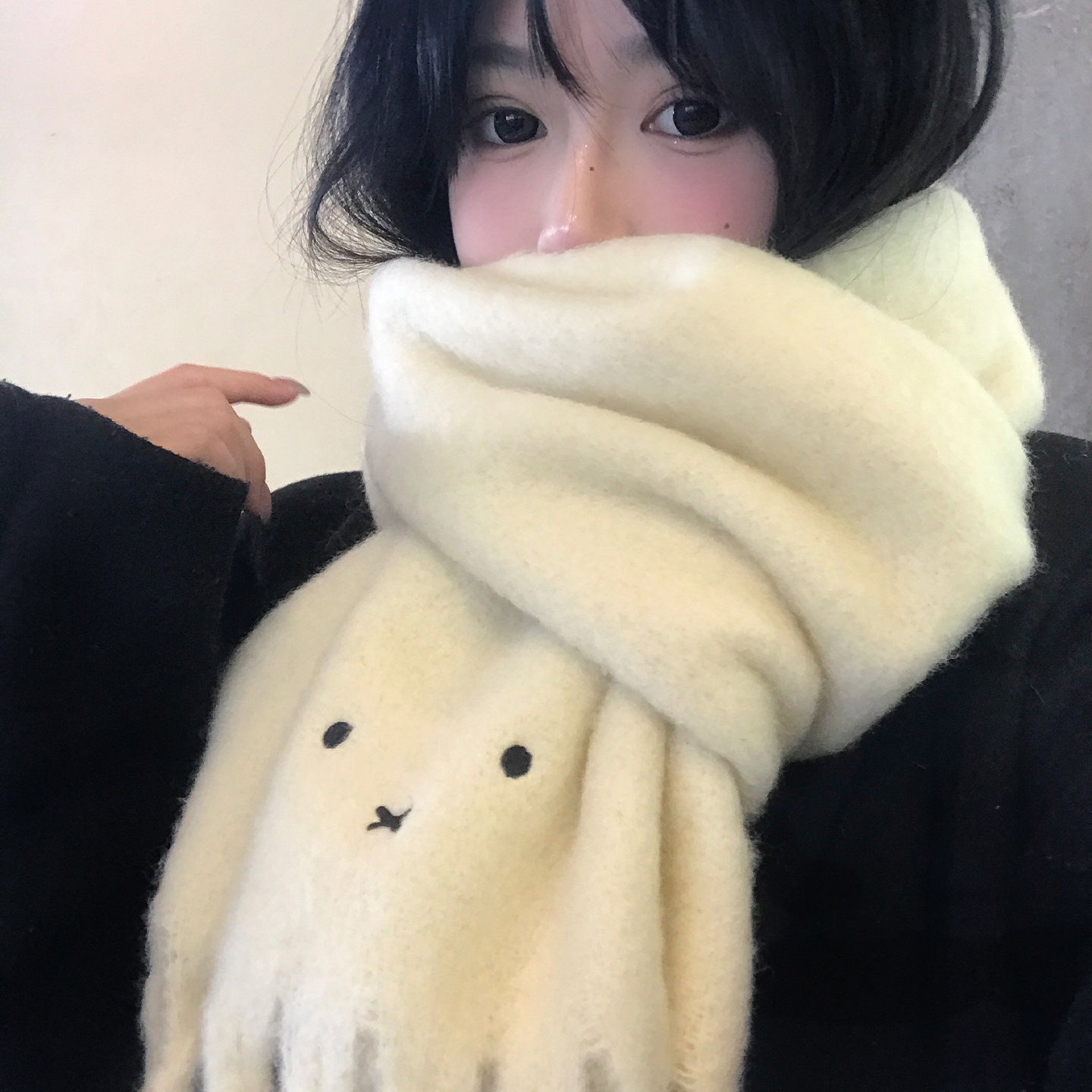 可爱米菲刺绣马海毛软糯围巾女