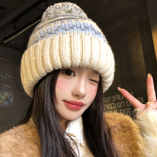 费尔岛毛球针织帽女秋冬可爱加厚保暖毛线帽子大头围防寒护耳冷帽