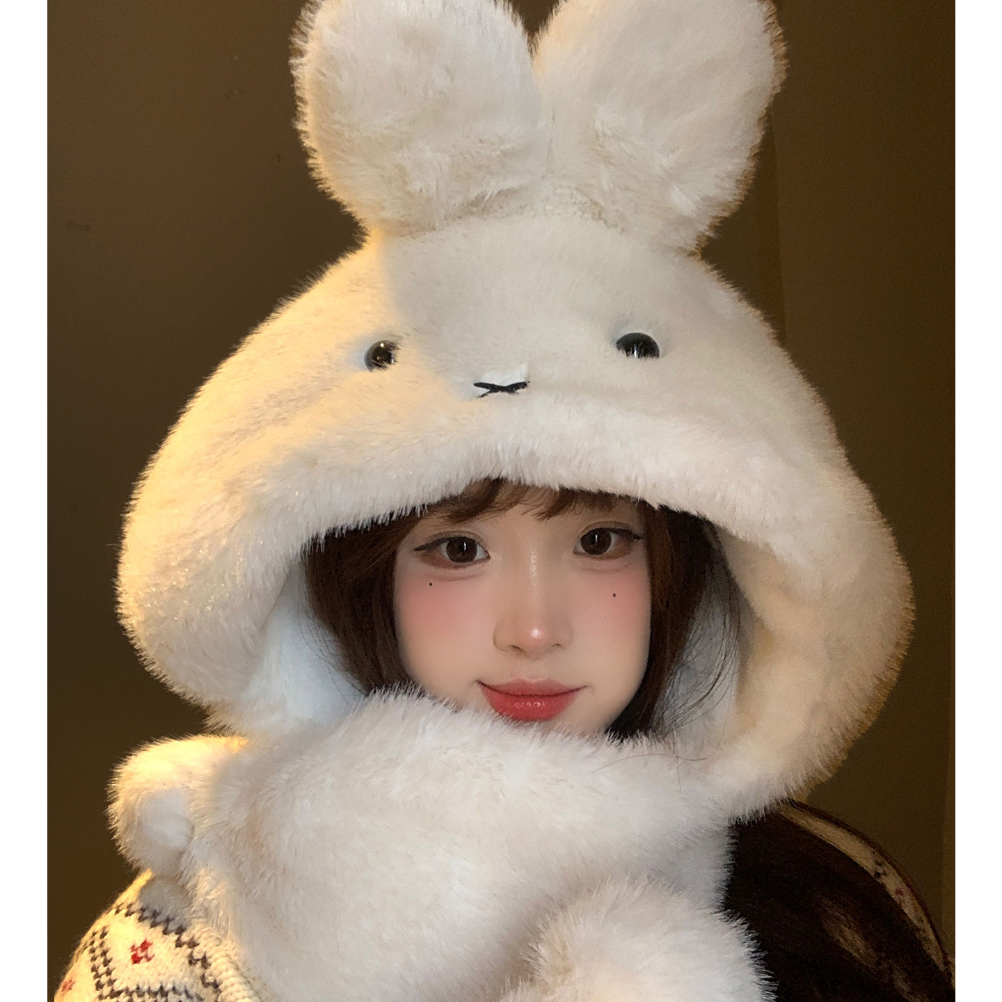 可爱米菲兔毛绒帽子围巾一体女生