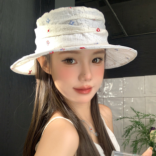 小花朵刺绣褶皱渔夫帽子女夏薄款透气户外出游遮阳防晒显脸小盆帽