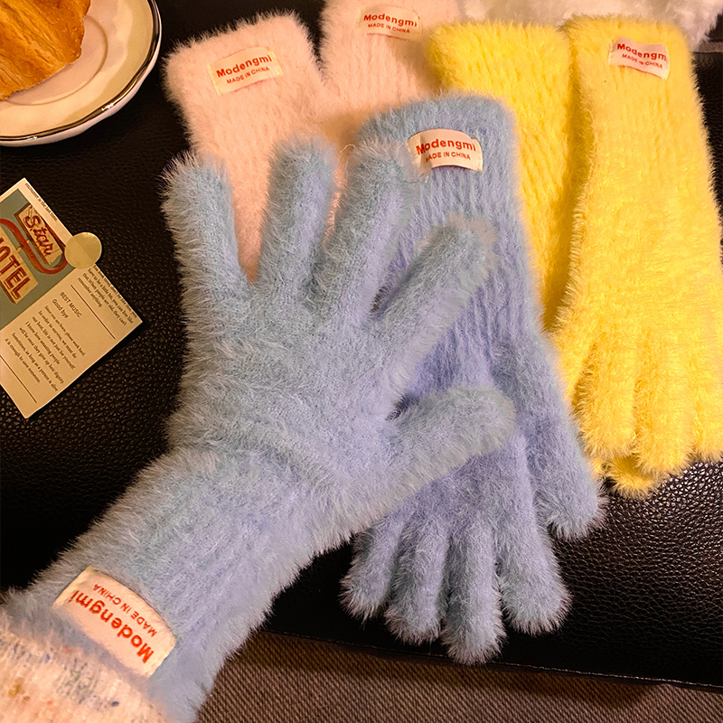 2025新款毛绒手套女冬季韩版分指触屏长款玩手机学生骑行防寒手套