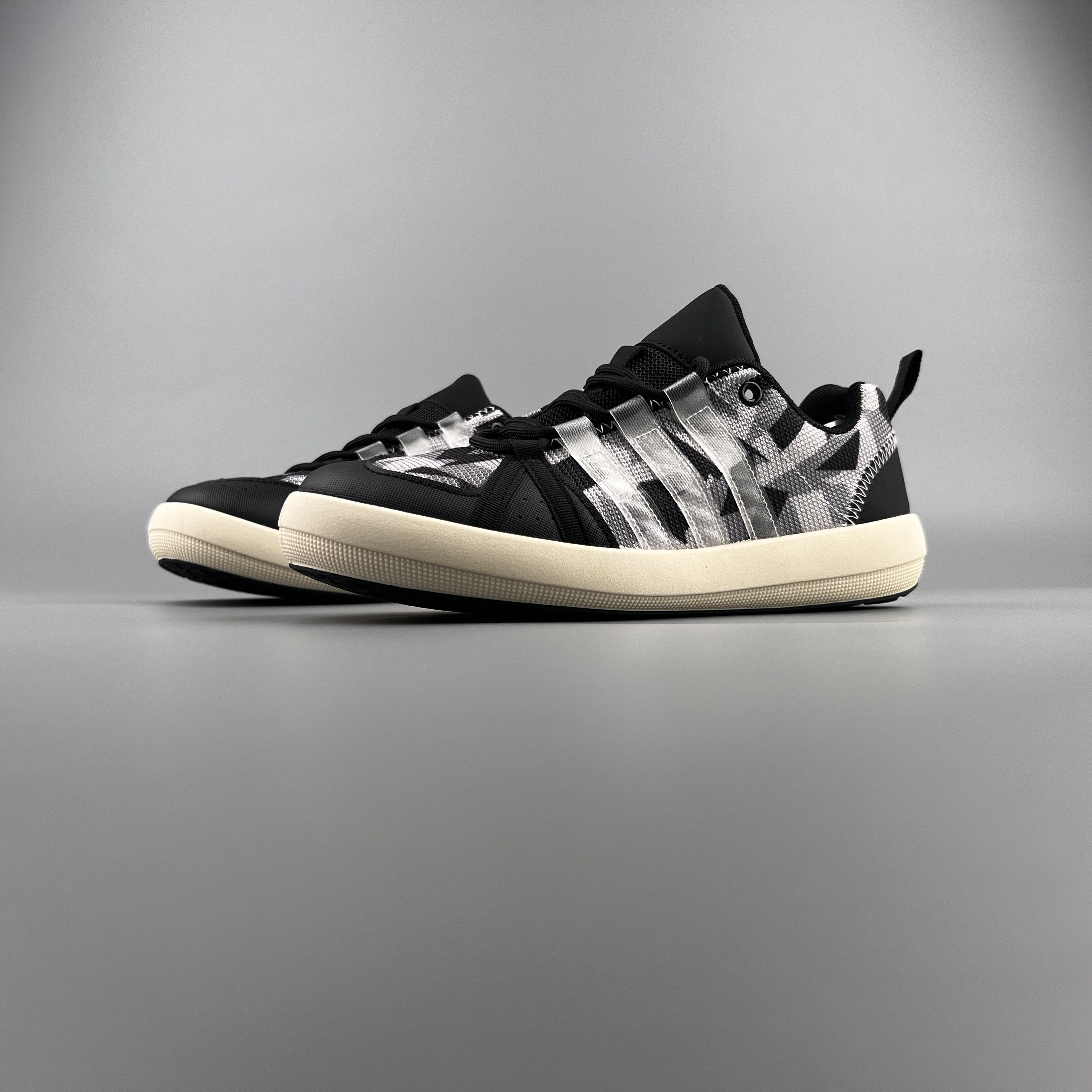 实拍外贸男街头小众学生鞋青少年运动休闲滑板鞋时尚百搭防滑布鞋