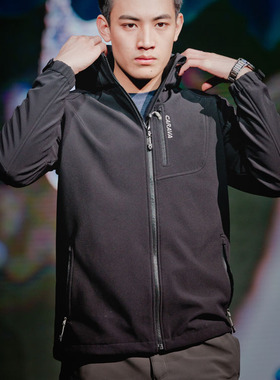 CARAVA喀尔沃男秋冬暴风加绒保暖软壳衣防水防风可拆帽子456637