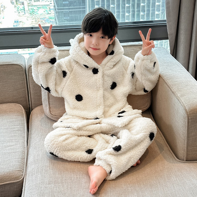 男童波点连帽加厚款珊瑚绒睡衣男童冬季新款可外穿家居服套装秋冬