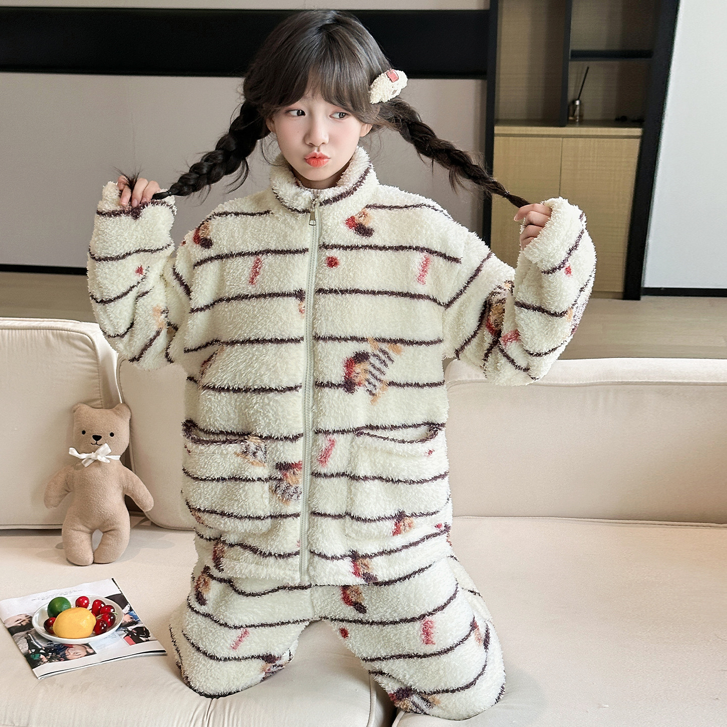女童睡衣秋冬款儿童珊瑚绒2025新款加绒加厚法兰绒女孩大童家居服