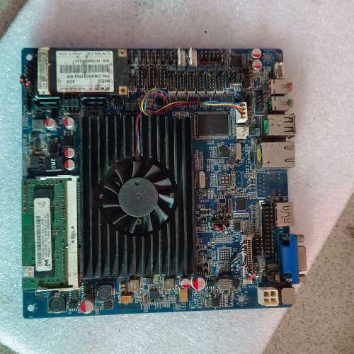 台州设备研域工控主板，型号ITX-M56，集成J1800处理器。