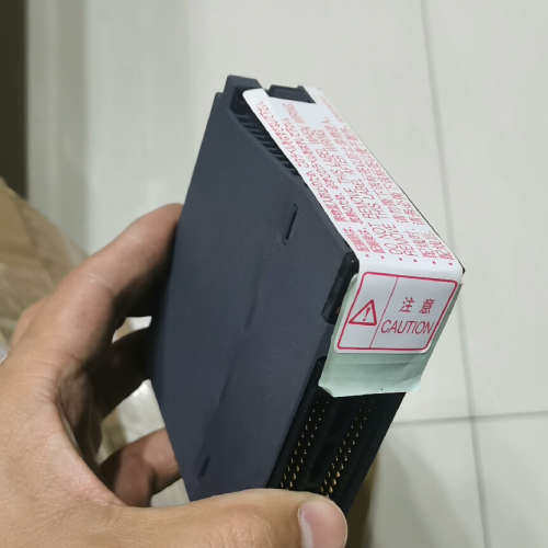 台州设备PLC模块Q68DAV和QD70p8(），