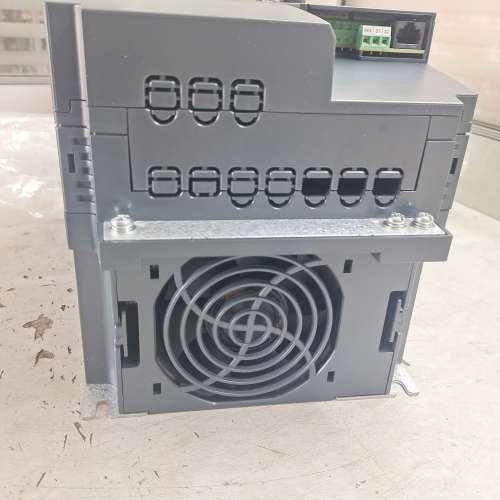 台州设备东芝变频器VFS15-4150PL-CH，仅开封，未