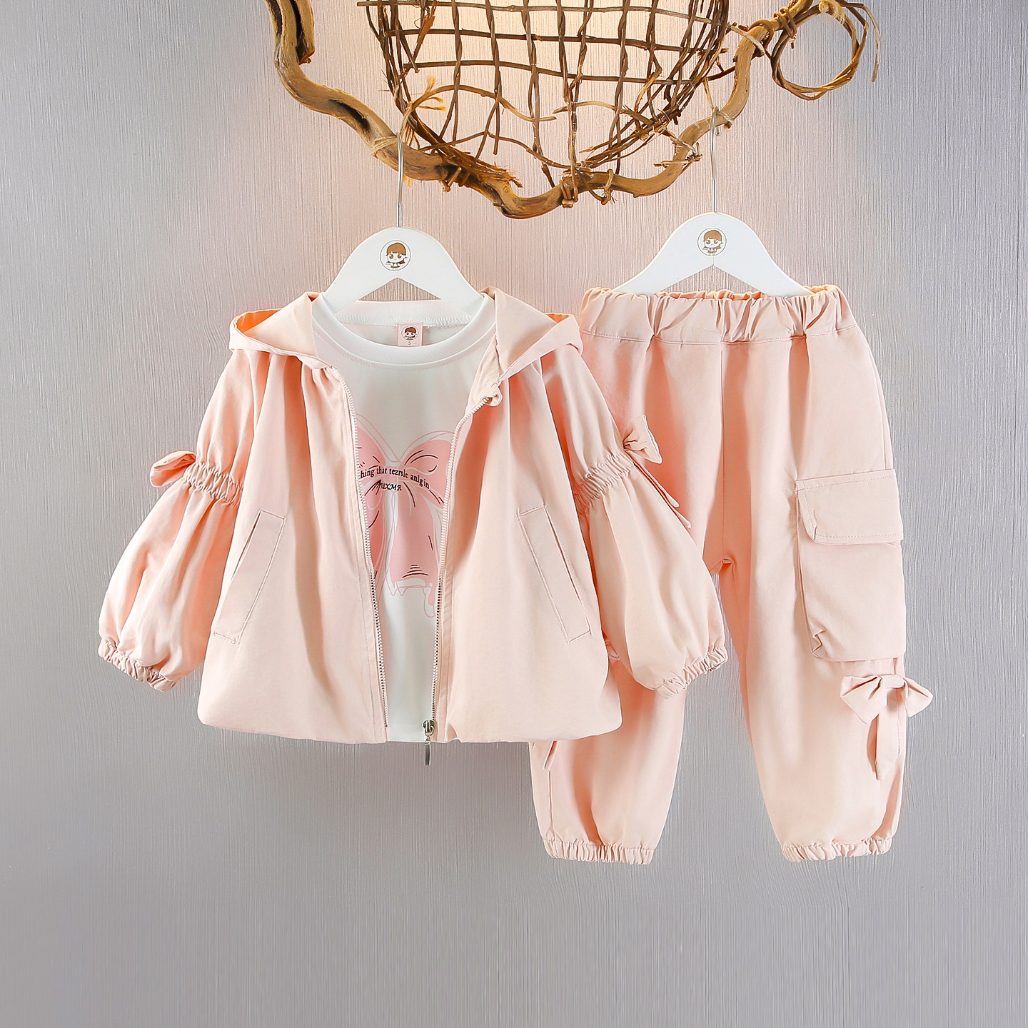 春季洋气1女宝宝连帽长袖卫衣套装0-3岁女童休闲运动衣服三件套潮