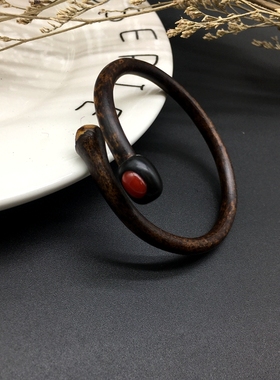 西藏无节鸡血藤镶嵌绿松石木手镯