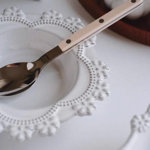 法式复古浮雕盘ins陶瓷西餐具家用牛排盘甜点早餐碗釉下彩浮雕盘