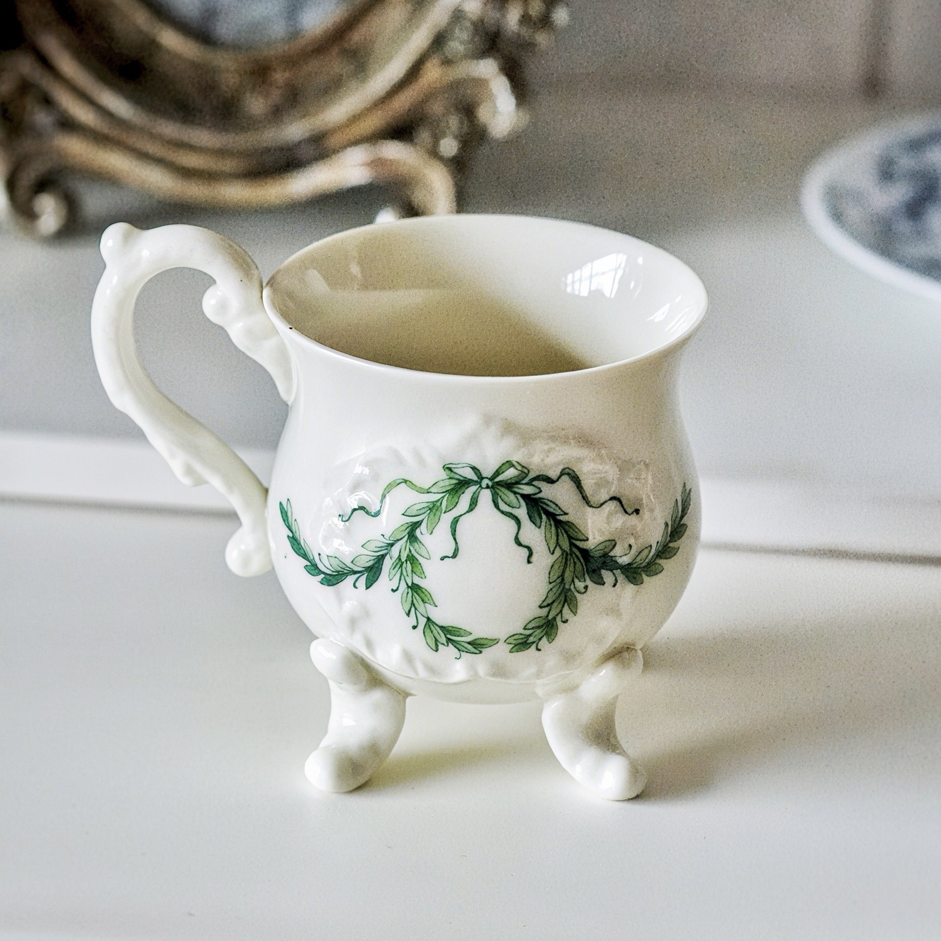 意大利VBCcas经典复古釉下彩陶瓷材质浮雕马克杯咖啡高脚杯泡茶杯