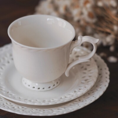 浮雕蕾丝镂空碟陶瓷咖啡杯套装英红茶杯碟欢愉假日盘家用结婚礼物