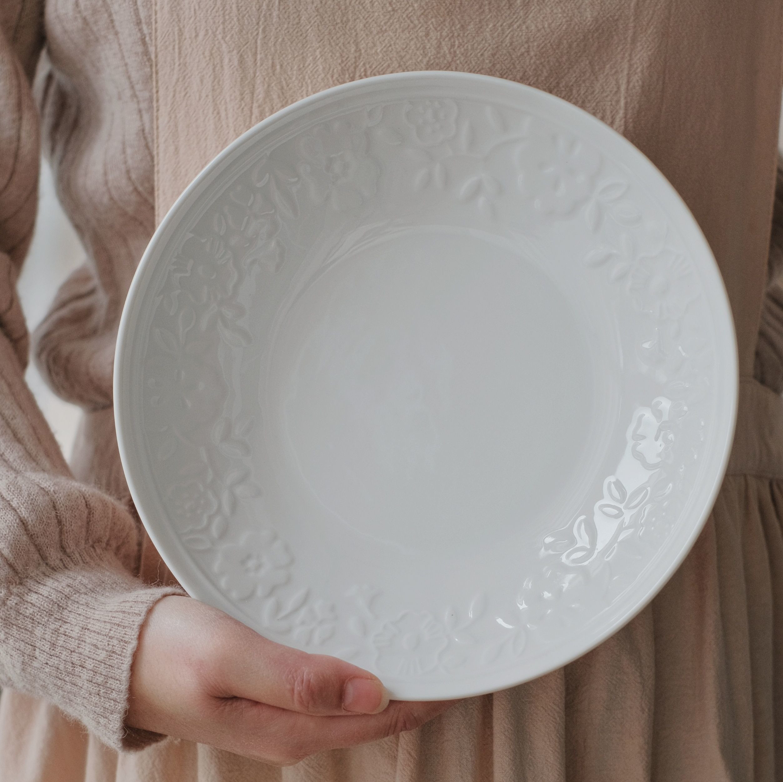 ins纯白浮雕椭圆盘10英寸