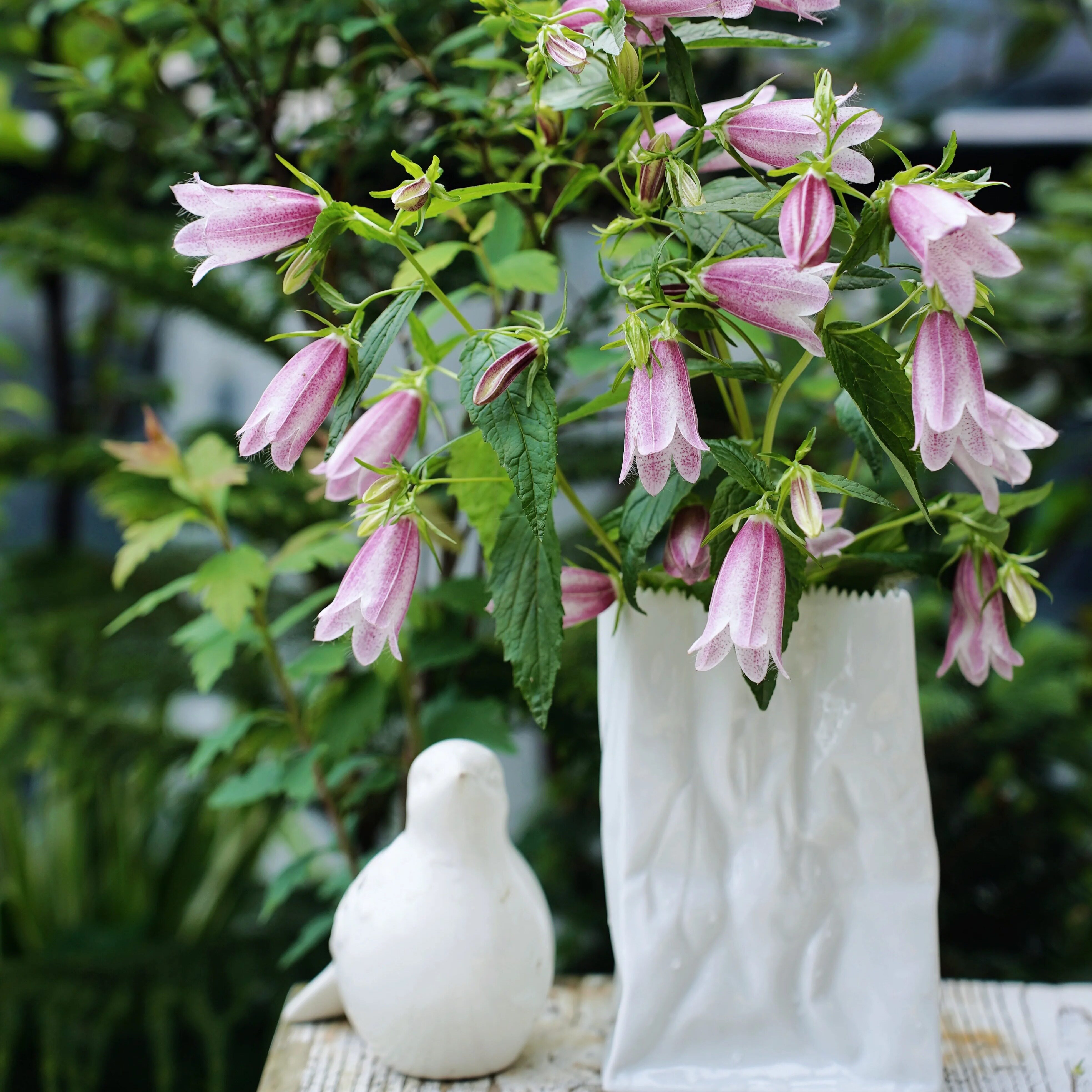 德国先锋设计师款褶皱折纸袋花瓶细白瓷陶瓷桌面花插装饰花瓶摆件