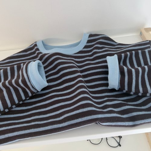 软糯米妮绒韩系撞色条纹卫衣女