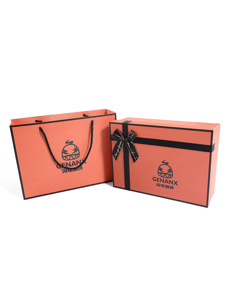 [2022 설날 선물상자] 겨울을 따뜻하게 해줄 스카프 별을 따서 우주비행사 목걸이커플에게 선물해보세요