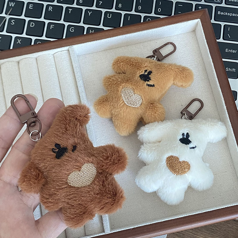 毛绒歪头爱心小熊书包挂饰