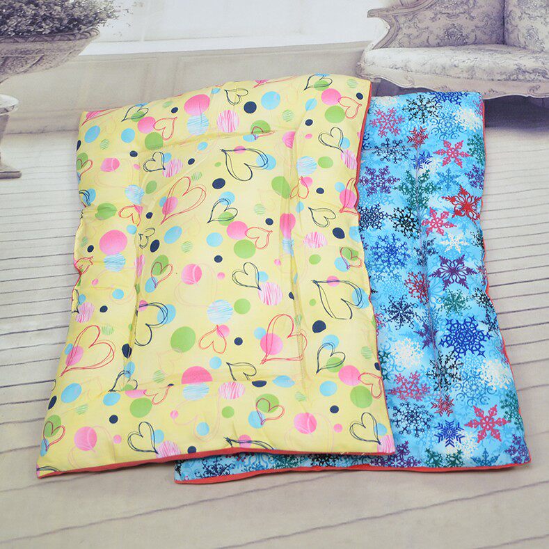 DOG AND CAT MATS PET COTTON NEST MATS AUTUMN AND WINTER DOG AND CAT COTTON MATS MOISTURE-PROOF BLANKETS COTTON WOOL LARGE MEDIUM AND SMALL COLD-PROOF