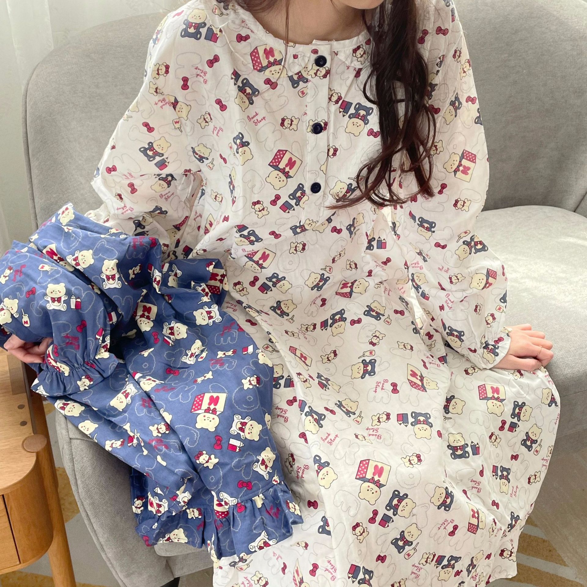 女款春季新款圆领小熊精梳加密双层纱布睡裙娃娃领长袖三色家居服