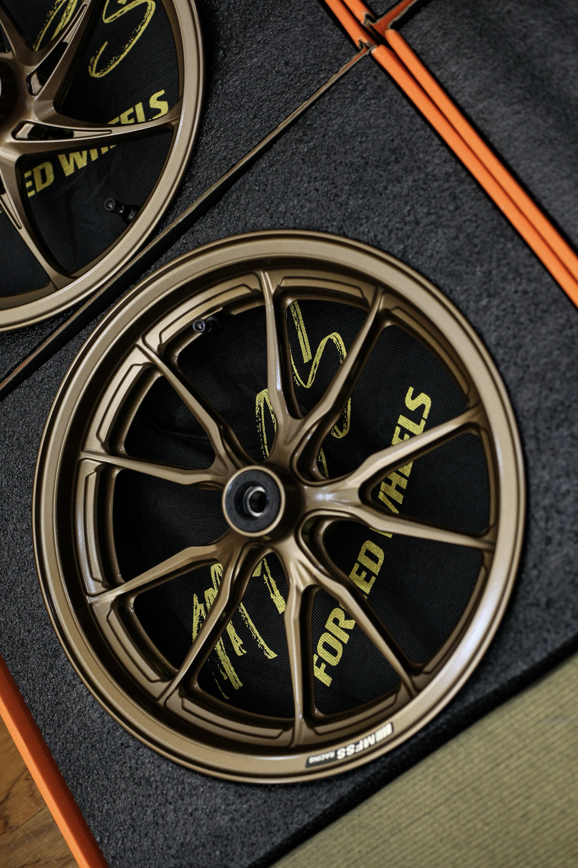 MFSS小牛NXT九号猎户座机械师2极核AE5/4锻造轮毂2.5J