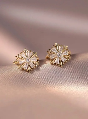 铜合金锆石耳饰 耳环小众高级感设通勤百搭小巧时尚雪花耳扣06514