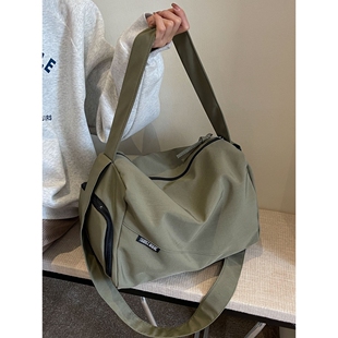 法国瑜伽运动健身包女短途收纳旅行包单肩包大容量休闲百搭斜挎包