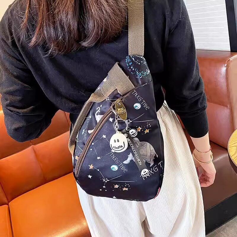 法国MKBM星空小象胸包女新款百搭休闲斜挎包包轻便运动骑行单肩包