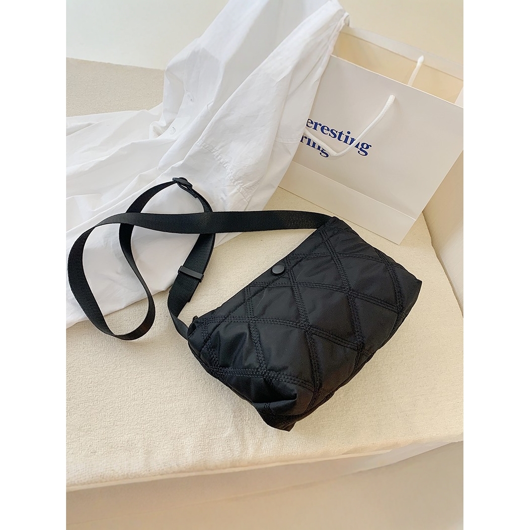 轻奢时尚帆布小方包包女2025新款休闲百搭水捅包宽肩带单肩斜挎包