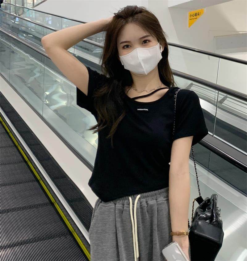 2025年夏季新款时尚洋气百搭显瘦减龄纯色短袖T恤女网红气质设计,女装/女士精品,T恤,淘宝优惠券,粉丝福利购,淘宝优惠卷