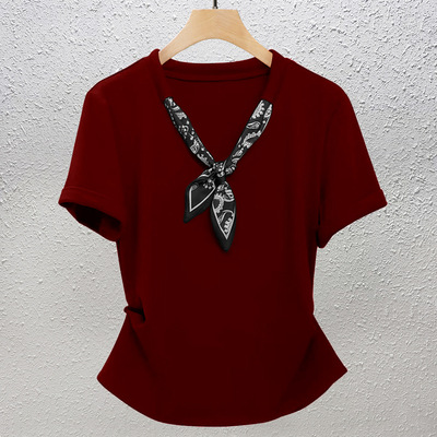 减龄韩系时尚超好看V领短袖T恤女