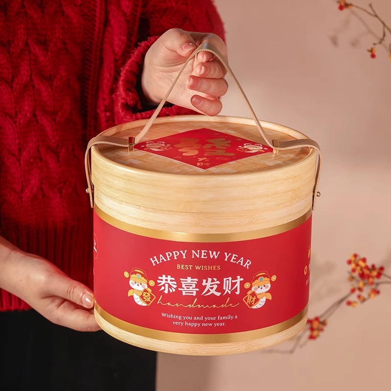 2026马年新年礼盒零食饼干特产坚果干货伴手礼年货抱抱桶礼品盒