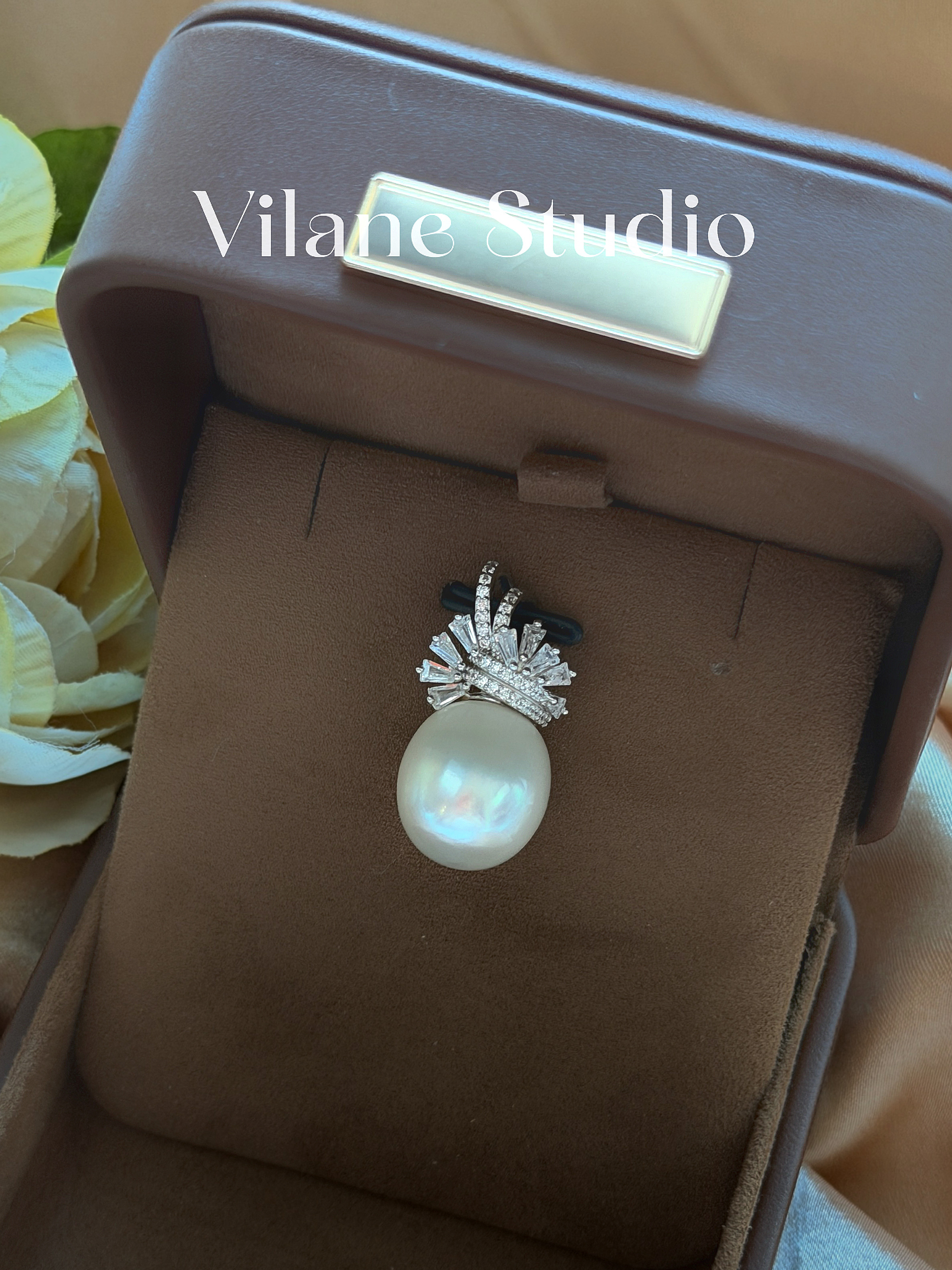 天然海水澳白大鸽子蛋13.52&times;17纯银镀18 K金大点位吊坠椭圆孔大