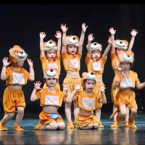 男女童卡通动物演出服太空狮子