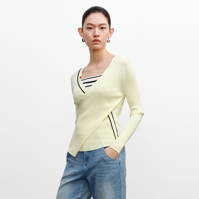 H·GENTEEL荷高新款秋装女前片交叉撞黑条V领针织衫GUE32650611