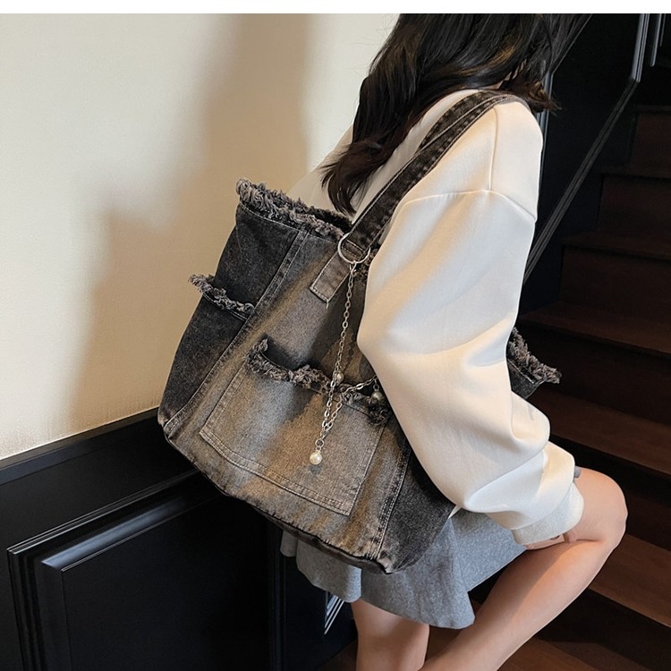 高级感牛仔布女包休闲包托特大容量单肩包通勤百搭手提包链条挂饰,箱包皮具/热销女包/男包,单肩包,淘宝优惠券,粉丝福利购,淘宝优惠卷