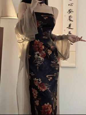 碎花吊带连衣裙收腰显瘦开衫套装